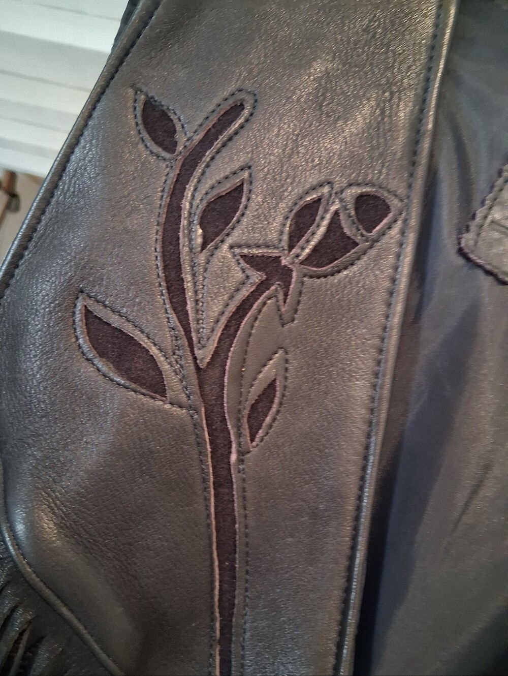 Fringed Black Leather BRANDED GARMENTS Vest with Floral Inlay. XL. USA. - Picture 6 of 8